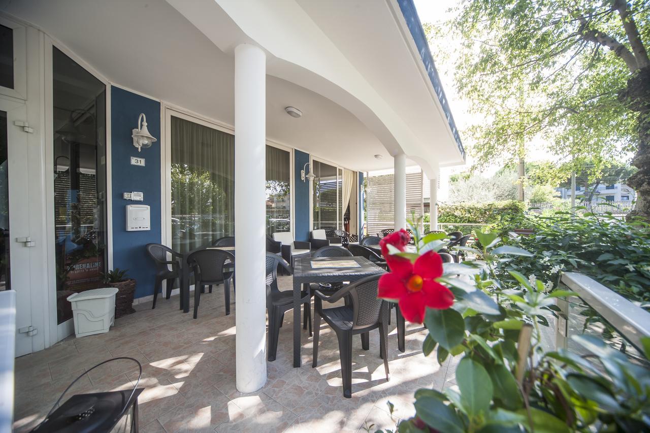 Hotel Taormina Riccione Bagian luar foto
