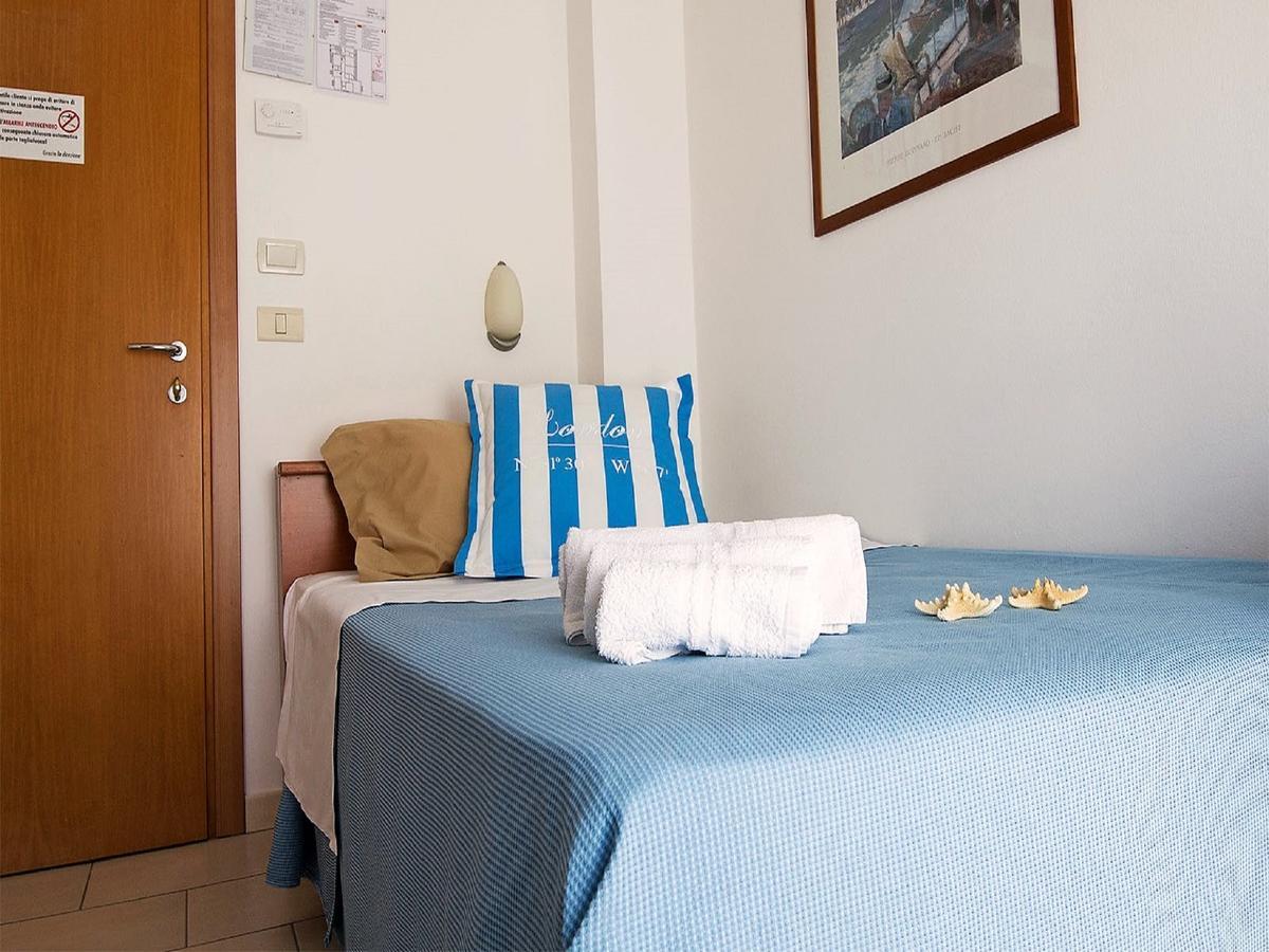 Hotel Taormina Riccione Bagian luar foto